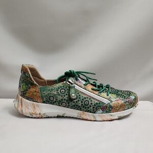 L'ARTISTE Jazzie Mixed Media Perforated Sneakers (W Size 38)